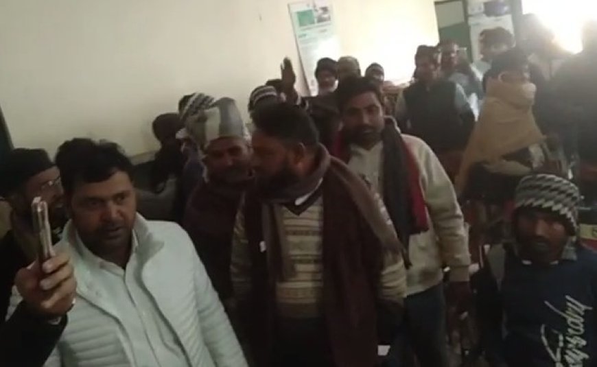 Sambhal: सम्भल में फर्जी वोटों की जांच के दौरान बवाल, जमकर मारपीट।