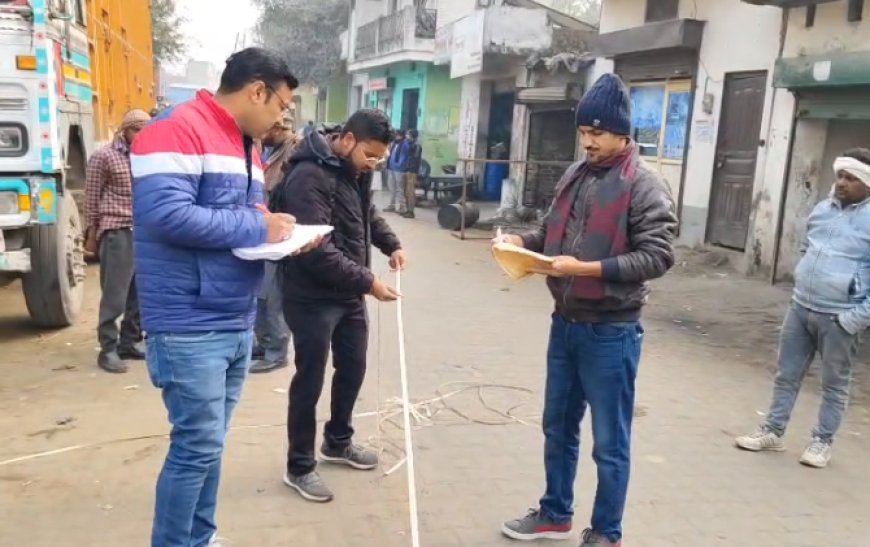 Sambhal : सम्भल-मुरादाबाद रोड पर तालाब की करोड़ों की भूमि का सीमांकन, कब्जा मुक्त कराई गई ग्राम समाज की जमीन