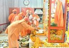 Gorakhpur : सीएम योगी आदित्यनाथ ने अर्पित की गुरु गोरखनाथ को आस्था की खिचड़ी, शिवावतार महायोगी से की नागरिकों के सुखमय जीवन की मंगलकामना
