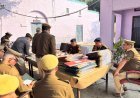 Hathras : अपर पुलिस अधीक्षक ने पुलिस कार्यालय और थानों का अर्धवार्षिक निरीक्षण किया, पारदर्शिता और समयबद्ध कार्रवाई पर जोर
