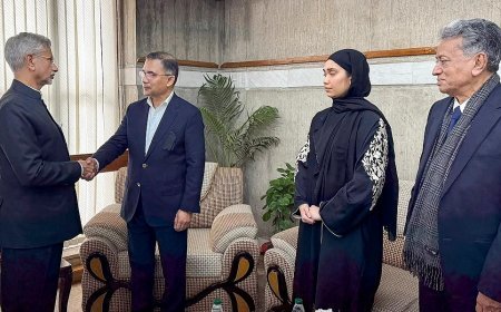 Special : ढाका में खालिदा जिया की अंत्येष्टि- जयशंकर और अयाज सादिक की अप्रत्याशित हाथ मिलाई, मई 2025 संघर्ष के बाद पहला उच्च स्तरीय संपर्क