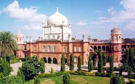 Deoband : मदरसा जामिया इल्हामिया लिल बिनात में हुआ बुखारी शरीफ का खत्म