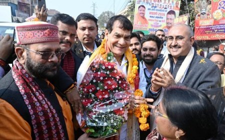 Balrampur: बलरामपुर में ऊर्जा मंत्री ए.के. शर्मा का भव्य स्वागत, मंत्री ने विकास कार्यों का दिया भरोसा। 