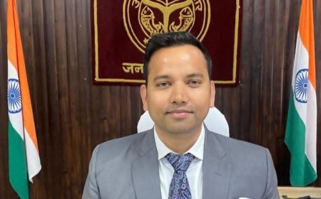 Bhadohi : भदोही जिलाधिकारी की फर्जी व्हाट्सएप डीपी से साइबर ठग कर रहे कॉल