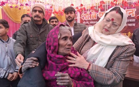 Hardoi: शांति फाउंडेशन एवं ग्रामीण पत्रकार एसोसिएशन द्वारा कंबल वितरण कार्यक्रम आयोजित। 