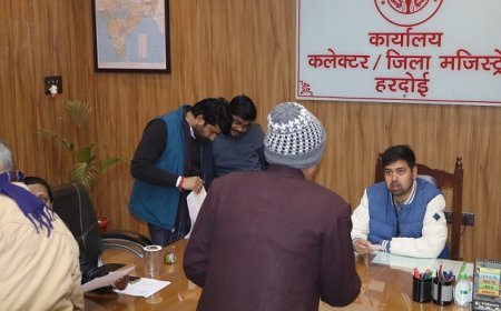 Hardoi: जिलाधिकारी अनुनय झा ने जन सुनवाई में सुनीं 76 शिकायतें, त्वरित निस्तारण के दिए निर्देश। 