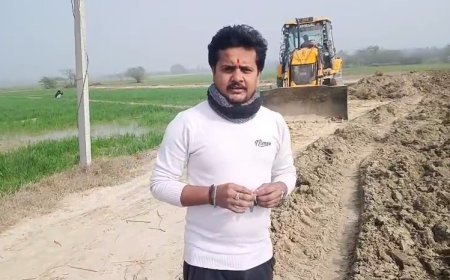 Hardoi: 30 वर्षों बाद खेताहारी मार्ग पर शुरू हुआ डामर रोड निर्माण, किसान मजदूर संगठन की पहल लाई रंग, ग्रामीणों में खुशी। 