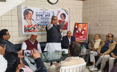 Hapur : कांग्रेस ने मनरेगा को जी राम जी योजना में बदलने का विरोध किया, जिलाध्यक्ष ने प्रेस वार्ता की