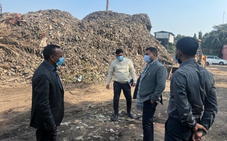 Barabanki : जिलाधिकारी ने मुख्य विकास अधिकारी के साथ वेस्ट टू एनर्जी प्लांट का निरीक्षण किया, मार्च तक शेष कूड़े के निस्तारण के दिए सख्त निर्देश