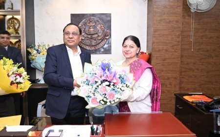 Lucknow: लखनऊ विश्वविद्यालय को मिला नया नेतृत्व, प्रो. जे.पी. सैनी ने कुलपति पद का कार्यभार ग्रहण किया। 