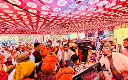 Barabanki : बाराबंकी में डिंपल यादव का जन्मदिन मनाया, समाजवादी पार्टी की मजबूत स्तंभ बताकर दी बधाई