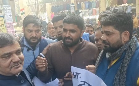 Sambhal : सम्भल के चंदौसी में एसएम डिग्री कॉलेज प्राचार्य के विवादित बयान पर लोगों का गुस्सा, घेराव के बाद माफी मांगी