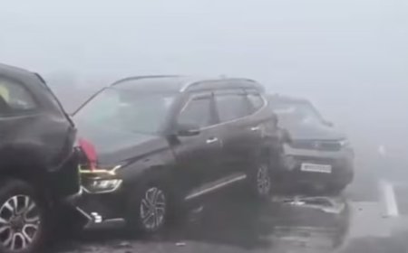 घने कोहरे में दिल्ली-लखनऊ हाईवे पर भीषण हादसा- 20 वाहनों की टक्कर, एक की मौत, 24 घायल