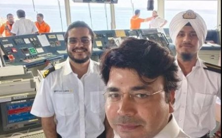 ईरान में फंसे मर्चेंट नेवी कैप्टन- शामली में माता-पिता का रो-रोकर बुरा हाल, एक महीने से अधिक समय से कोई खबर नहीं