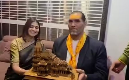 पहलगाम शहीदों को श्रद्धांजलि: मथुरा में देवकीनंदन ठाकुर के कार्यक्रम में ऐशान्या द्विवेदी और द ग्रेट खली पहुंचे, सनातन धर्म की एकता पर जोर। 