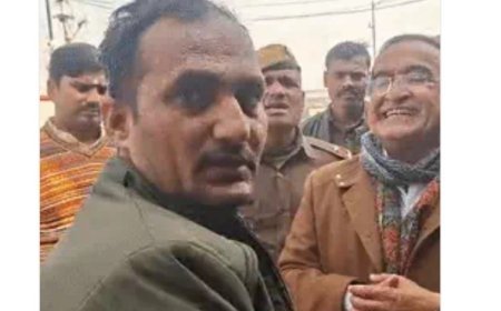 Prayagraj : महाकुंभ में पूर्व आईजी को सिपाही ने रोका, कहा- सिस्टम फॉलो करें, कोई प्रोटोकॉल नहीं