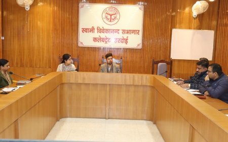 Hardoi: सीएसआर फंड बैठक: जिलाधिकारी अनुनय झा ने शिक्षा-स्वास्थ्य पर दिए सख्त निर्देश। 