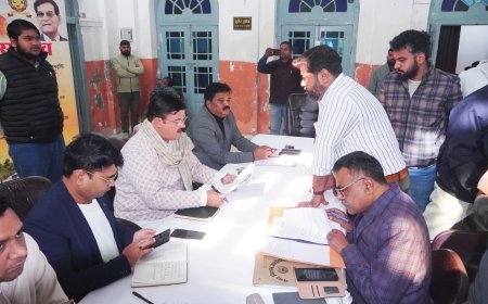 Ayodhya : दामोदर धर्मशाला के दुकानदारों को कर वसूली में राहत, महापौर ने वसूली रोकी और पुनर्मूल्यांकन के निर्देश दिए