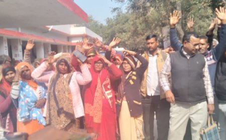 Rae Bareli : लालगंज क्षेत्र में नहर पटरी टूटने से सैकड़ों बीघा गेहूं फसल डूबी, किसानों ने प्रदर्शन कर मुआवजा मांगा