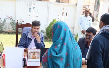 Hardoi: जिलाधिकारी अनुनय झा ने सुनी 94 शिकायतें, त्वरित निस्तारण के दिए सख्त निर्देश। 