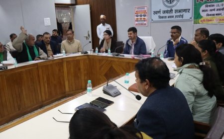 Hardoi: किसान दिवस समारोह: फार्मर रजिस्ट्री से योजनाओं का लाभ, बिजली-नहर सुधार के आदेश ।