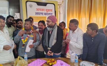 Hathras : सिकंद्राराऊ में नगर पालिका कर्मचारियों ने अध्यक्ष मुशीर कुरैशी का किया जोरदार स्वागत