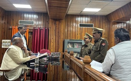 Lucknow: पिछड़ा वर्ग राज्य आयोग में 17 शिकायतों पर जनसुनवाई, अध्यक्ष राजेश वर्मा ने दिए त्वरित कार्रवाई के निर्देश। 