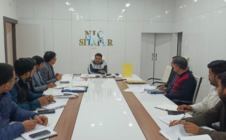 Sitapur : जल जीवन मिशन की पाइप पेयजल योजनाओं की समीक्षा बैठक, सड़कों की मरम्मत पर जोर