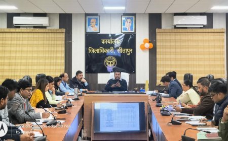 Sitapur : आईजीआरएस पोर्टल पर शिकायतों की समीक्षा बैठक, गुणवत्ता वाले निस्तारण पर जोर