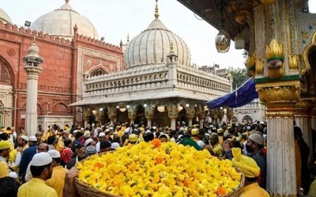 Special: निजामुद्दीन दरगाह पर बसंत पंचमी की 700 वर्ष पुरानी परंपरा, हिंदू-मुस्लिम एकता की जीती-जागती मिसाल। 