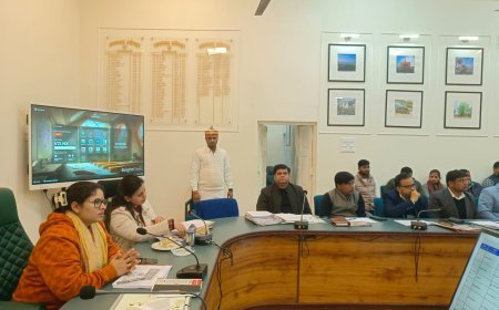 Gonda : गोण्डा में किसान दिवस पर डीएम ने चार एक्सईएन का वेतन रोका