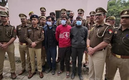 आगरा की रोजर शू फैक्ट्री से 7.70 करोड़ की चोरी का तीन दिन में खुलासा, पुलिस ने नकदी और आभूषण बरामद कर तीन आरोपियों को किया गिरफ्तार।