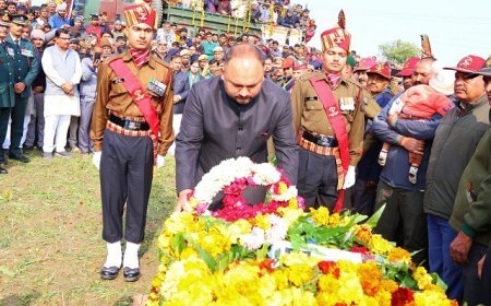 Hapur: शहीद रिंकल बालियान की अंतिम यात्रा: पूरा गांव उमड़ा, आंखें नम।