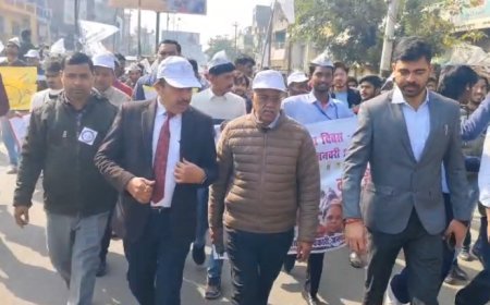 Sambhal : राष्ट्रीय मतदाता दिवस पर जागरूकता रैली, MGM कॉलेज से तहसील तक मतदाताओं को किया गया प्रेरित