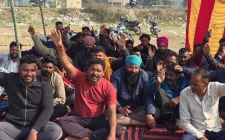 Bajpur : खनन ट्रांसपोर्टरो ने 22 प्रति कुंतल  रेट की मांग को लेकल इटव्वा चौराहे पर तंबू गाड़ा, द्वितीय कांटे पर 10 टायरा डंपरों को नहीं चलने देंगे- सतनाम सिंह