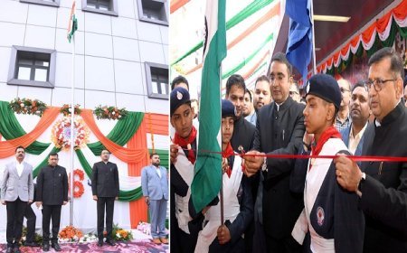 Lucknow: सूचना निदेशक विशाल सिंह ने सूचना भवन परिसर में फहराया राष्ट्रीय ध्वज, सूचना परिसर में प्रदर्शनी का किया शुभारंभ। 