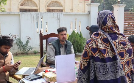 Hardoi: जिलाधिकारी अनुनय झा ने जनसुनवाई में सुनी आमजन की 89 शिकायतें, त्वरित निस्तारण के दिए निर्देश। 