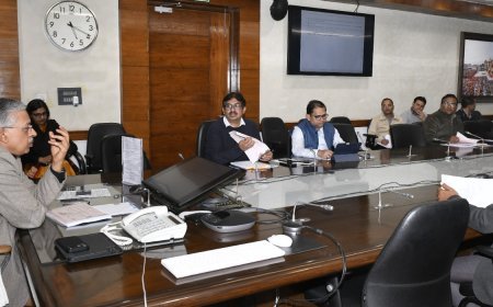 Lucknow : मुख्य सचिव की अध्यक्षता में उत्तर प्रदेश समर्पित नगरीय परिवहन निधि नियमावली, 2013 के अंतर्गत गठित ‘निधि प्रबंधन समिति’ की 16वीं बैठक सम्पन्न