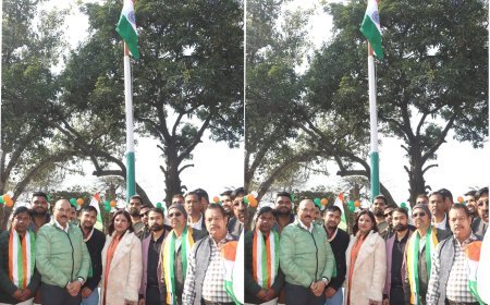 Hathras : अध्यक्ष श्वेता चौधरी और पूर्व सांसद राजेश दिवाकर की मौजूदगी में नगर पालिका में गणतंत्र दिवस पर ध्वजारोहण