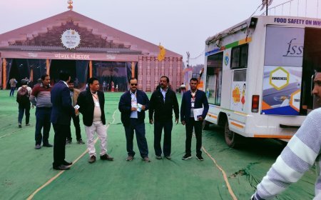 Lucknow : श्रद्धालुओं की सहूलियत सीएम योगी की सर्वोच्च प्राथमिकता, माघ मेले में फूड सेफ्टी के लिए तैनात है 'स्पेशल-17' टीम