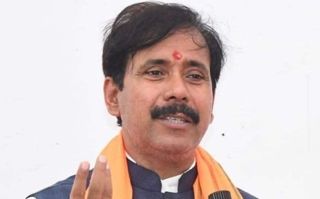 Lucknow : लखनऊ में निर्माण श्रमिकों को हितलाभ वितरण कार्यक्रम संपन्न