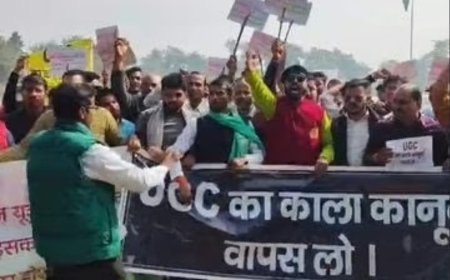 Kushinagar : कुशीनगर में सवर्ण समाज ने UGC नियमों के खिलाफ किया प्रदर्शन, राष्ट्रपति को ज्ञापन सौंपा