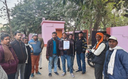 Lakhimpur : लखीमपुर खीरी में यूजीसी नियमों के खिलाफ सवर्ण समाज का धरना, एसडीएम धौरहरा को ज्ञापन सौंपा