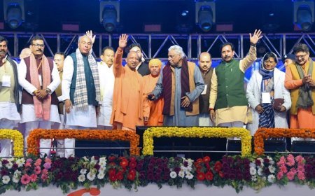 Siddharthnagar: सीएम योगी ने पिछली सरकारों पर किया प्रहार, कहा - बीमार मानसिकता के लोगों ने पूर्वी यूपी को बीमार बना दिया था। 