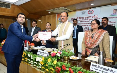 Lucknow : उप मुख्यमंत्री केशव प्रसाद मौर्य ने कहा- स्वयं सहायता समूह बनेंगे ग्रामीण अर्थव्यवस्था की रीढ़