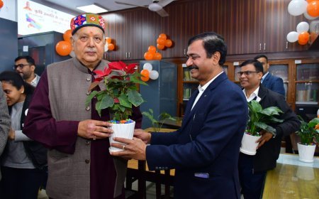 Lucknow : कृषि मंत्री सूर्य प्रताप शाही ने की योजनाओं की समीक्षा, किसानों के लिए जारी की हेल्पलाइन 0522-2317003