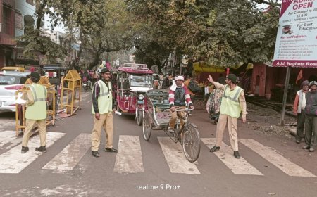 Hardoi : हरदोई में राष्ट्रीय सड़क सुरक्षा माह के तहत यातायात नियमों की जागरूकता अभियान