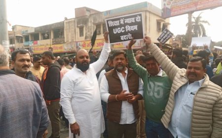 Deoria : देवरिया में यूजीसी के नए प्रावधानों के खिलाफ सवर्ण समाज का प्रदर्शन