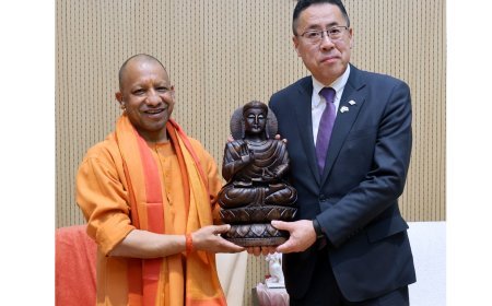 Lucknow : मुख्यमंत्री योगी आदित्यनाथ से जापान के यामानाशी प्रान्त के उप राज्यपाल ने की शिष्टाचार भेंट