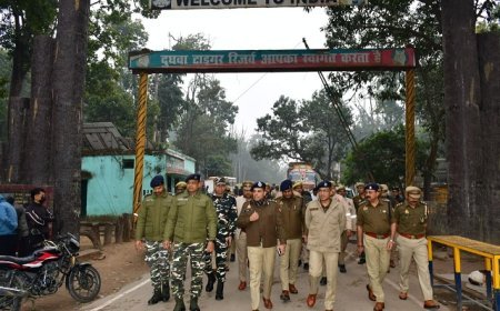 Lakhimpur Kheri: भारत-नेपाल सीमा: IG लखनऊ परिक्षेत्र ने गौरीफंटा चेकपोस्ट का जायजा लिया, तस्करी पर सख्ती के निर्देश। 